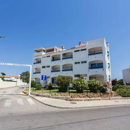 Edifico Ouramar T2 公寓